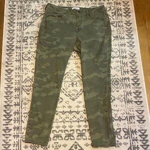 Sonoma Green Camouflage Curvy Skinny Jeans Size 14 Biker-core Y2K